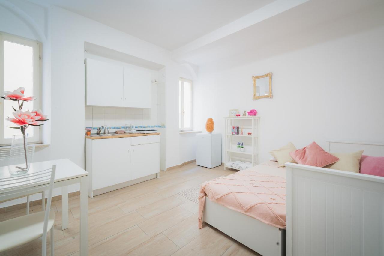 דסנזאנו דל גארדה Suite "Castello" Del Garda - Apt Per Coppie Garda מראה חיצוני תמונה