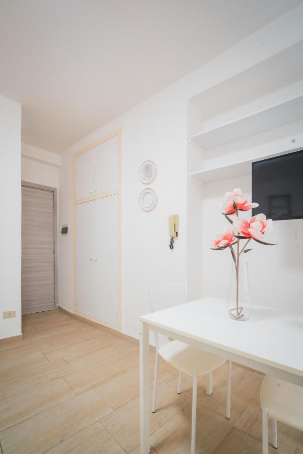 דסנזאנו דל גארדה Suite "Castello" Del Garda - Apt Per Coppie Garda מראה חיצוני תמונה