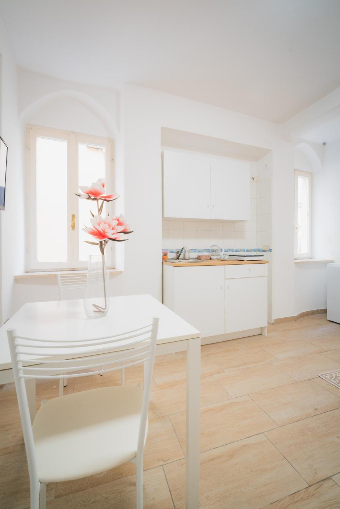 דסנזאנו דל גארדה Suite "Castello" Del Garda - Apt Per Coppie Garda מראה חיצוני תמונה